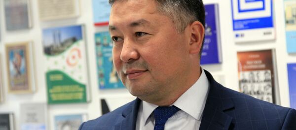 Депутат ЖК Канатбек Исаев во время открытия после капитального ремонта отдела в КТРК - Sputnik Кыргызстан