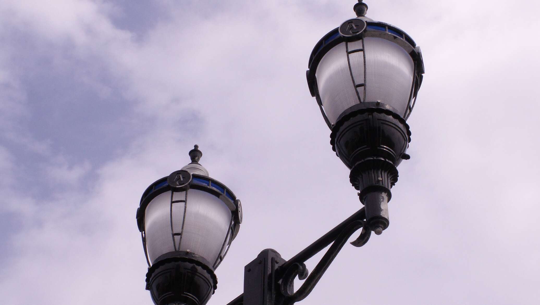 Street lamp. фонарик садовый вектор. уличные электросветильники. Street lamp design. светильник город.