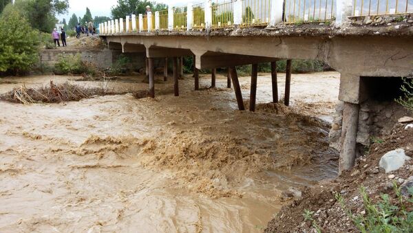 Последствия проливного в селе Ак-Добо в районе Бакай-Ата Таласской области. - Sputnik Кыргызстан