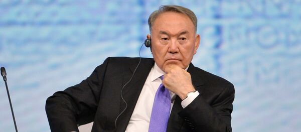 Президент Республики Казахстан Нурсултан Назарбаев на пленарном заседании На пороге новой экономической реальности в рамках XX Петербургского международного экономического форума. - Sputnik Кыргызстан