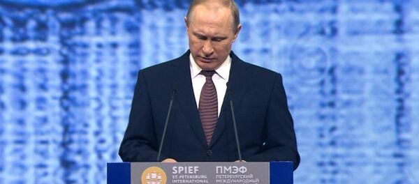 LIVE: Выступление президента РФ Владимира Путина на пленарном заседании ПМЭФ - Sputnik Кыргызстан