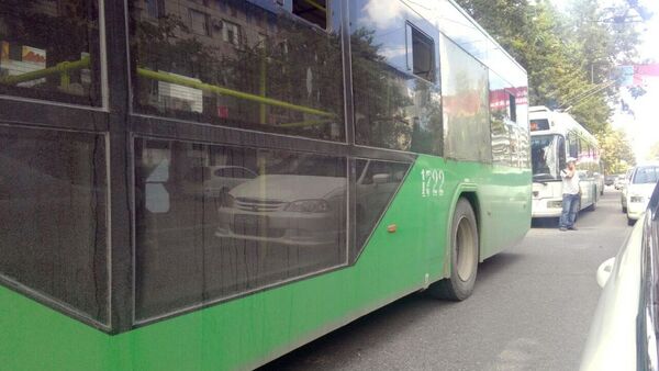 Троллейбусы на пересечении проспекта Манаса и улицы Боконбаева в Бишкеке - Sputnik Кыргызстан