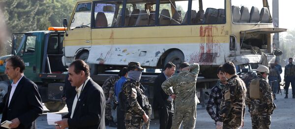 Афганистандагы Кабул шаарында болгон жарылуу жерде полиция кызматкерлери. - Sputnik Кыргызстан