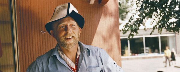 Выдающийся кыргызский кинодраматург, кинорежиссер и кинооператор, публицист, ученый, академик, народный артист Кыргызстана Альгимантас Видугирис - Sputnik Кыргызстан