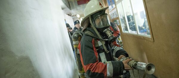 Работа пожарной службы в столице Работа пожарной службы в столице - Sputnik Кыргызстан