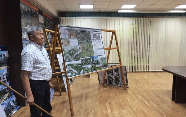 По проекту архитектора Сапара Султанова, к действующему зданию ЦУМа добавятся территории стоянки и базара, расположенных возле здания торгового центра - Sputnik Кыргызстан