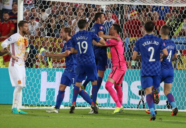 Футбол. Чемпионат Европы - 2016. Матч Хорватия - Испания Футбол. Чемпионат Европы - 2016. Матч Хорватия - Испания - Sputnik Кыргызстан