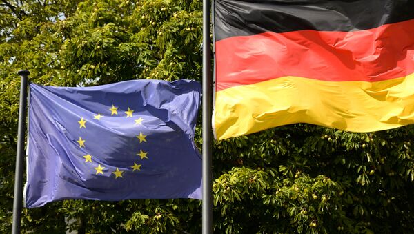 Флаги Евросоюза и Германии в Берлине. Архивное фото - Sputnik Кыргызстан