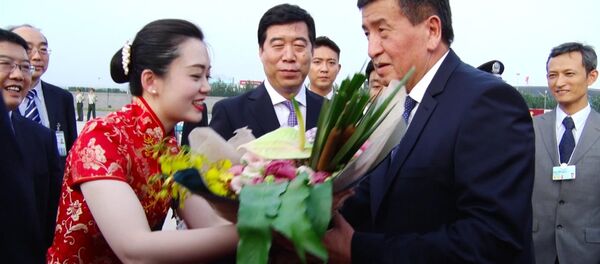 Как встретили премьера Жээнбекова в аэропорту в Китае - Sputnik Кыргызстан