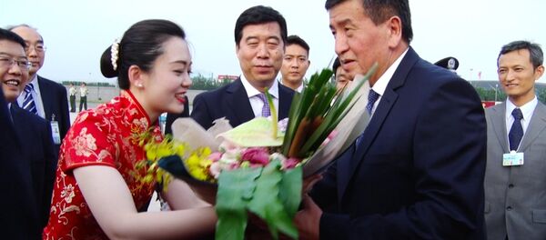 Премьер Жээнбековду Кытайдан кандай тосуп алышты - Sputnik Кыргызстан