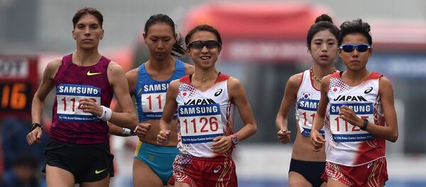 лицензия алган жөө күлүк Юлия Андреева. Архив - Sputnik Кыргызстан