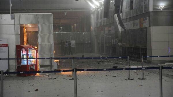 Место взрыва в международном аэропорту Ататюрк в Стамбуле. - Sputnik Кыргызстан