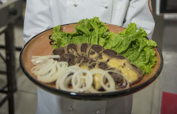 Национальное блюдо Казы-карта - Sputnik Кыргызстан