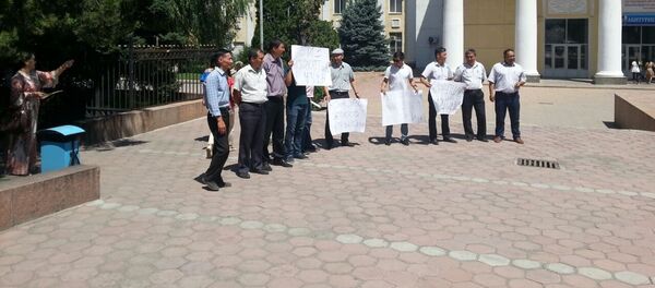 Улуттук университеттин айрым окутуучулары ректораттын отставкасын талап кылышты - Sputnik Кыргызстан