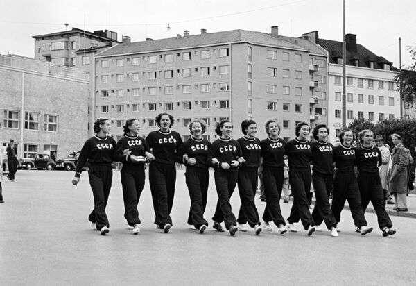 Советская женская сборная команда по гимнастике - Sputnik Кыргызстан