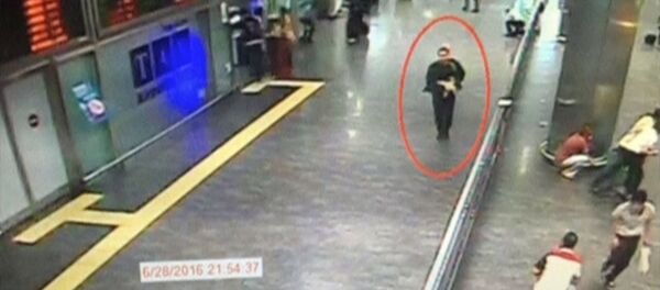 Один из террористов смертников в терминале стамбульского аэропорта Ататюрк - Sputnik Кыргызстан