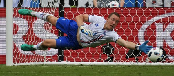 Исландия курама командасынын дарбазачысы Ханнес Тор Хальдорссон Австрия менен болгон беттеш учурунда - Sputnik Кыргызстан