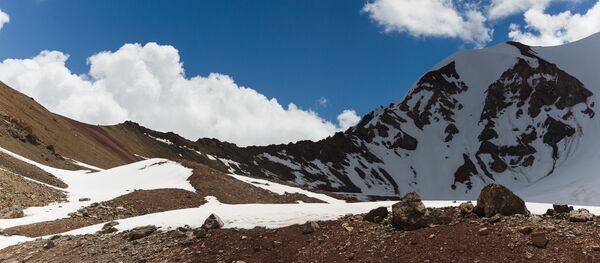 Вид горных вершин. Кыргызстан - Sputnik Кыргызстан