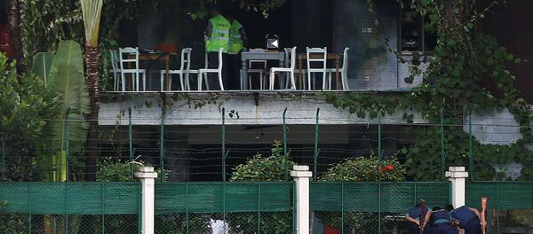 Полицейские в дипломатическом квартале, где вооруженные террористы напали на ресторан. Архивное фото - Sputnik Кыргызстан