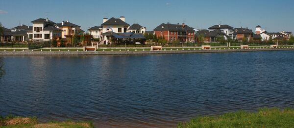 Берег Клязьминского водохранилища в Московской области. Архивное фото Берег Клязьминского водохранилища в Московской области. Архивное фото - Sputnik Кыргызстан
