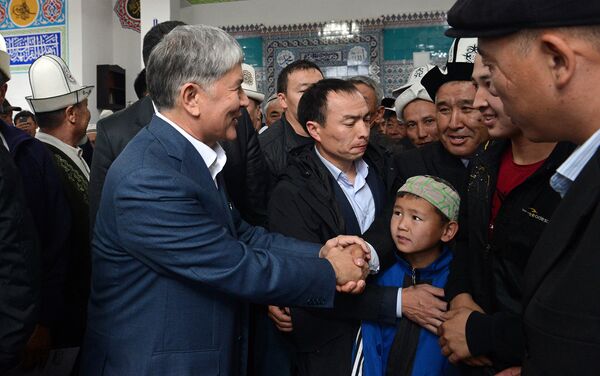 Традиционно Атамбаев проводит значимые праздники на своей малой родине в селе Арашан. - Sputnik Кыргызстан