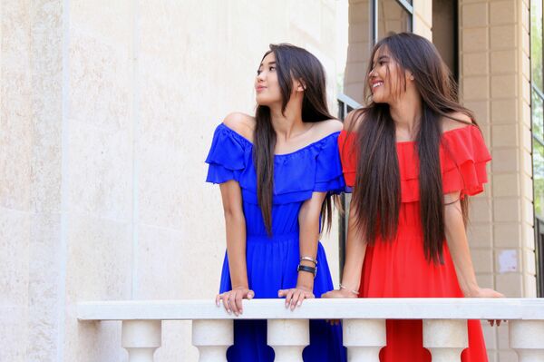 Интервью с актрисами и сёстрами-близнецами Мединой и Мадиной Талипбековами - Sputnik Кыргызстан