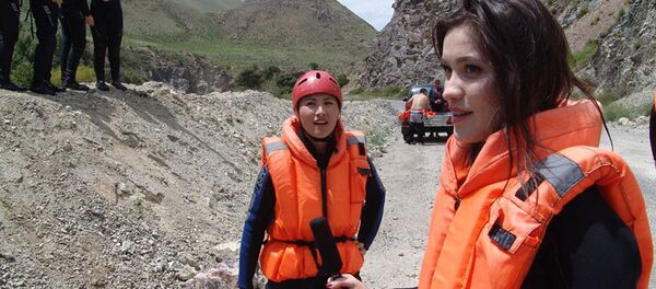 Журналистка Светлана Федотова на рафтинге - Sputnik Кыргызстан