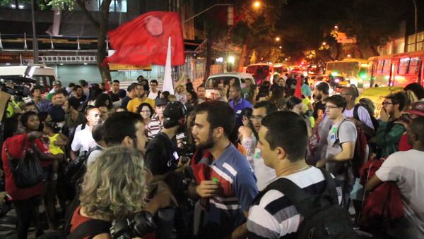 Акция протеста на улицах Рио-де-Жанейро против Олимпиады - 2016 в Бразилии - Sputnik Кыргызстан