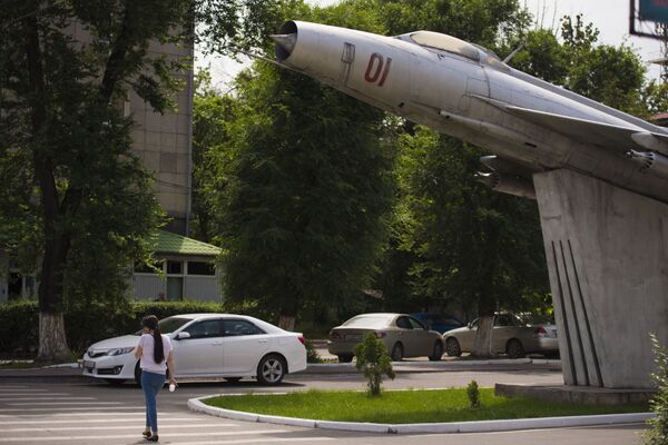 Здание Кыргызского авиационного колледжа им. И. Абдраимова в Бишкеке - Sputnik Кыргызстан