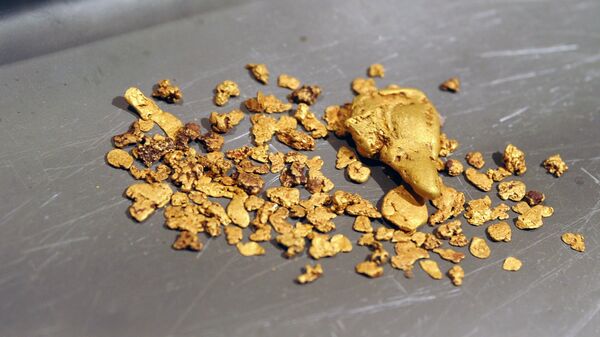 Золото, добытое на участке золотодобычи. Архивное фото - Sputnik Кыргызстан