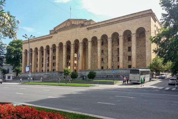 Здание парламента Грузии в Тбилиси - Sputnik Кыргызстан