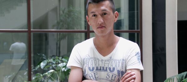 Тажикстан менен чектеш Ак-Сай айылынан Азамат Абдыразаков . Архив - Sputnik Кыргызстан