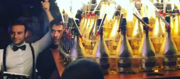 Кальян, шампанское и гимн РФ:  вечеринка российских футболистов в Монако - Sputnik Кыргызстан