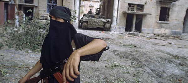 Разрушенный двор в центре Грозного - Sputnik Кыргызстан