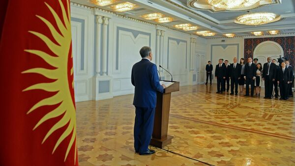 Атамбаев беш элчинин ишеним грамоталарын кабыл алды - Sputnik Кыргызстан