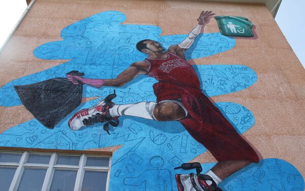 о данным мэрии, это первая стена из серии граффити арт-группы BASICOLORS в рамках глобального арт-проекта Я люблю Бишкек. - Sputnik Кыргызстан