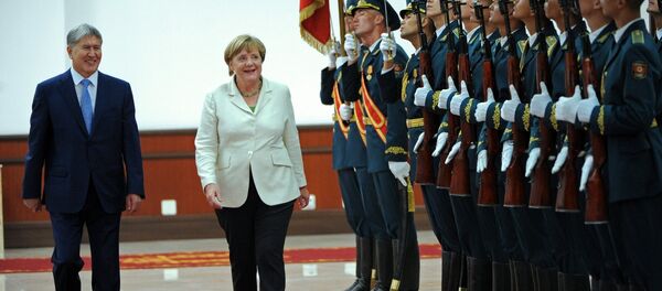 Прибытие Федерального канцлера Германии Ангелы Меркель в Кыргызстан Прибытие Федерального канцлера Германии Ангелы Меркель в Кыргызстан - Sputnik Кыргызстан