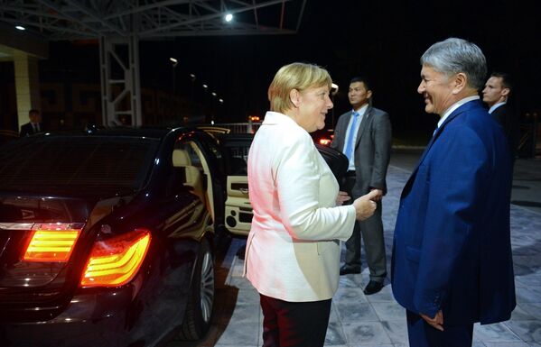Прибытие федерального канцлера Германии Ангелы Меркель в Кыргызстан - Sputnik Кыргызстан