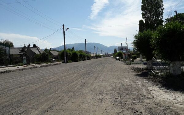 Жители Балыкчи выражают недовольство темпами работ по реконструкции автодороги Балыкчи — Корумду - Sputnik Кыргызстан