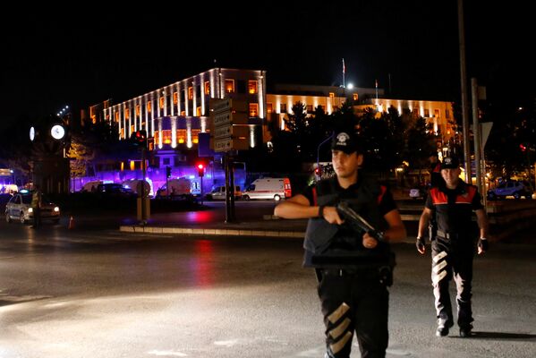 Персонал сил безопасности и полиции Анкары вызван на работу - Sputnik Кыргызстан