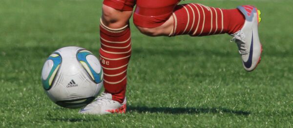 Футболиста во время матча. Архивное фото - Sputnik Кыргызстан