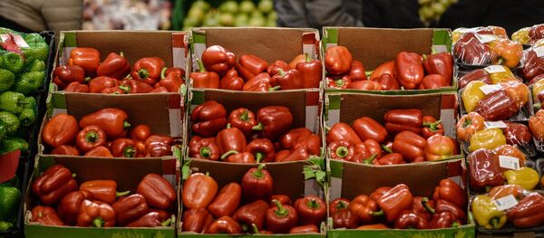 Супермаркеттеги кардарлар. Архив Супермаркеттеги кардарлар. Архив - Sputnik Кыргызстан