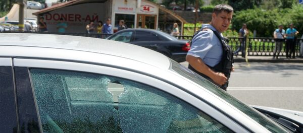 Сотрудники полиции около Алмалинского районного отдела внутренних дел в центре Алматы. Архивное фото - Sputnik Кыргызстан