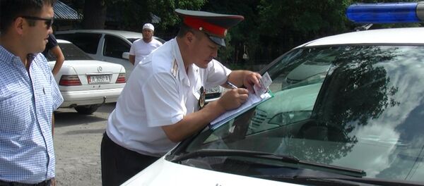 Рейд: унаа терезелерин караңгылаткан айдоочулар кылтакка илинди - Sputnik Кыргызстан