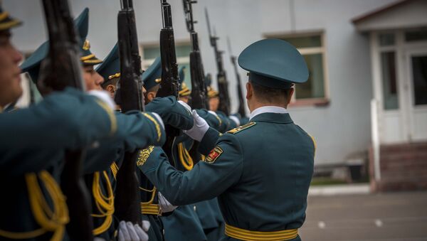 Солдаты Национальной гвардии во время репетиции. Архивное фото - Sputnik Кыргызстан