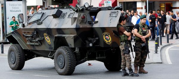Түркиянын полиция кызматкерлери Стамбулда. Архив - Sputnik Кыргызстан