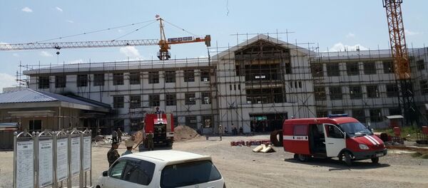Жал кичирайонунда курулуп жаткан кыргыз-кытай мектеби Жал кичирайонунда курулуп жаткан кыргыз-кытай мектеби - Sputnik Кыргызстан