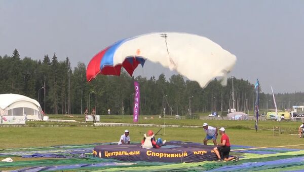 Прыжки на точность приземления - россиянки выступили на ЧМ по парашютному спорту - Sputnik Кыргызстан