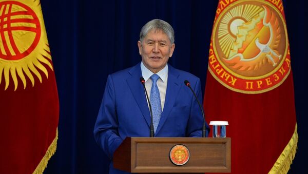 Кыргызстандын президенти Алмазбек Атамбаевдин архивидк сүрөтү - Sputnik Кыргызстан