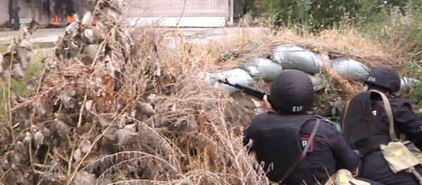 Спецназ ВДВ и Росгвардии впервые в истории провели совместные учения по борьбе с терроризмом, в режиме чрезвычайной ситуации. Спецназ ВДВ и Росгвардии впервые в истории провели совместные учения по борьбе с терроризмом, в режиме чрезвычайной ситуации. - Sputnik Кыргызстан